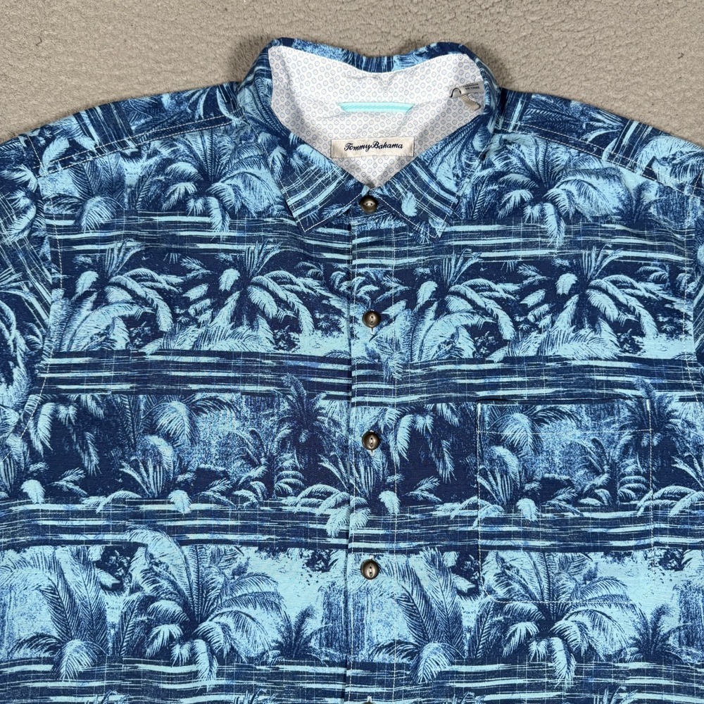 Tommy Bahama Shirt Mens Large Blue Floral Hawaiian 100% Rayon‎ Preppy Camp Logo